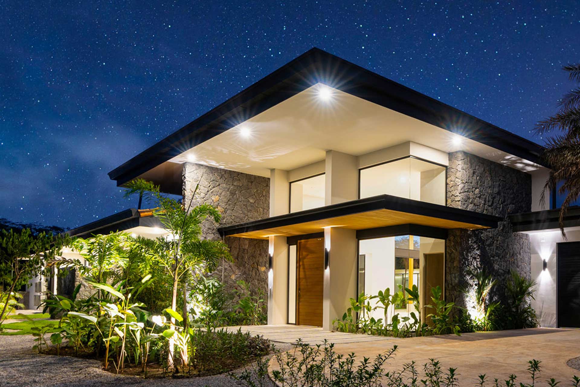 Casa Everly | Luxurious 5-Bedroom Tropical Sanctuary in Hacienda Pinilla, Costa Rica