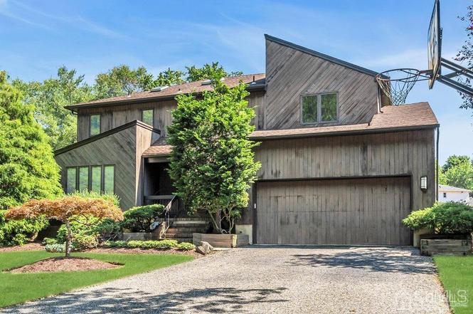 14 Dartmoor Dr