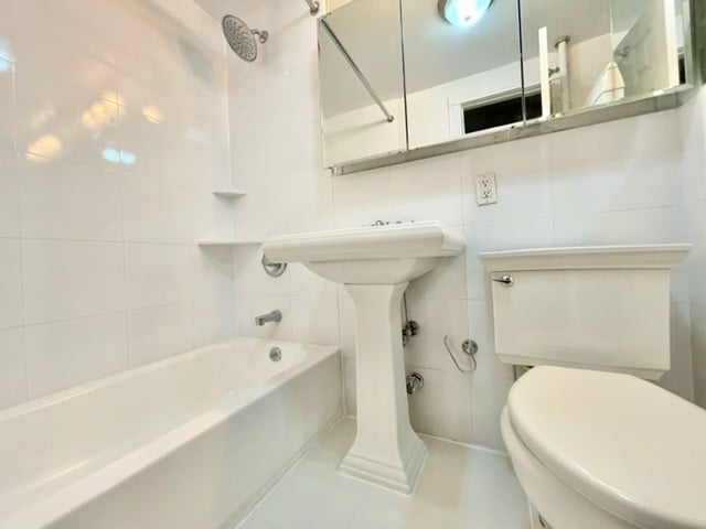  138 East 16th Street, #3B