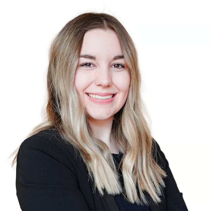 Lucy Zavada Streator, IL Real Estate Agent Headshot