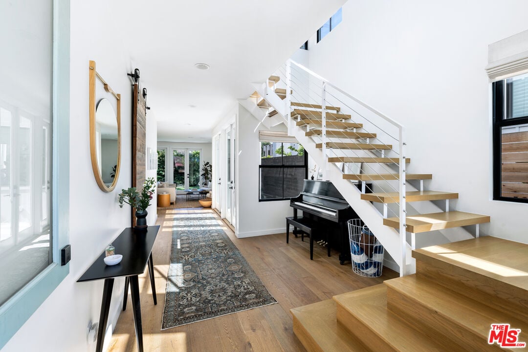 1088 Marco Pl