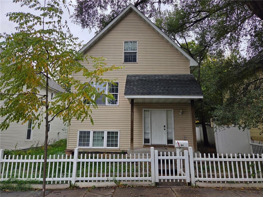 925 Marion Street, Saint Paul, MN 55117-5343