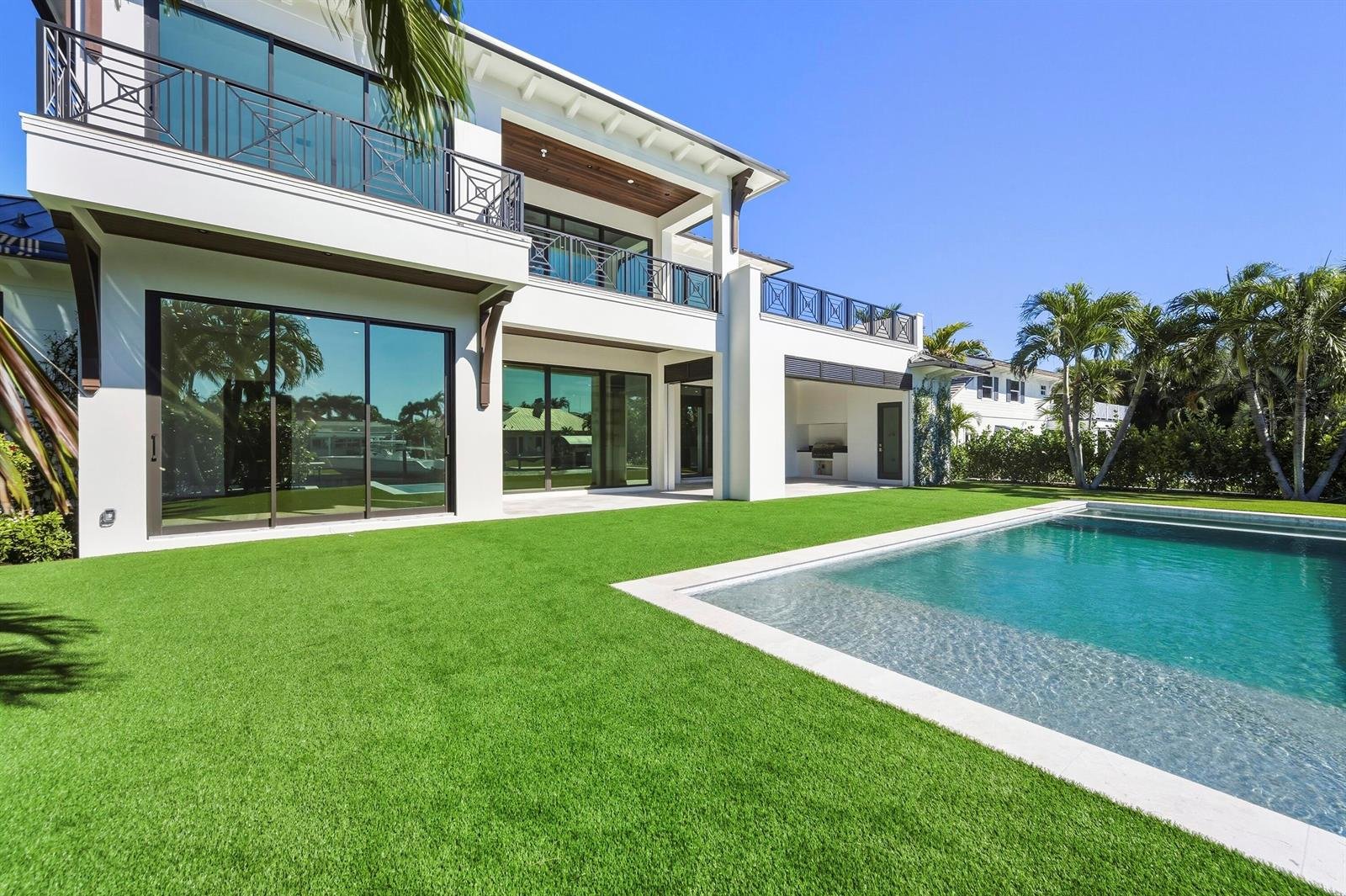 2442 Bay Circle