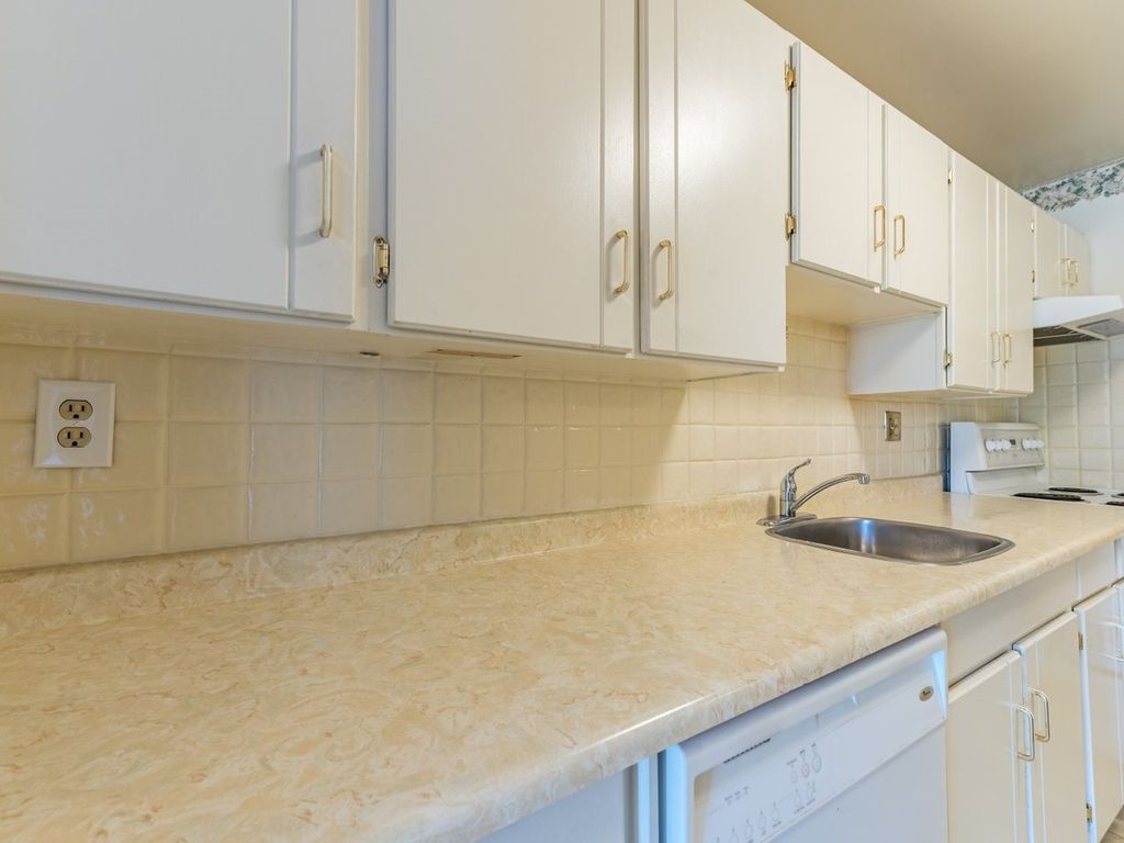 4111 Francis Rd, #213