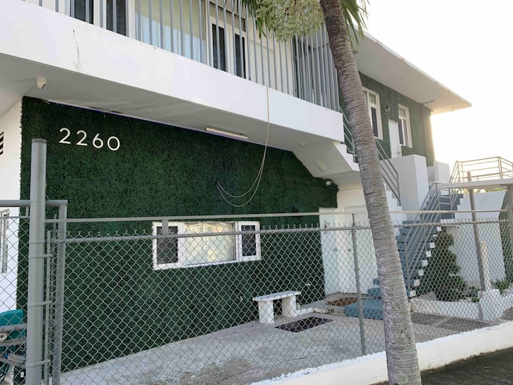 Beach House Apt 3 • Budget 1BR Kitchen • Beachside - Airbnb