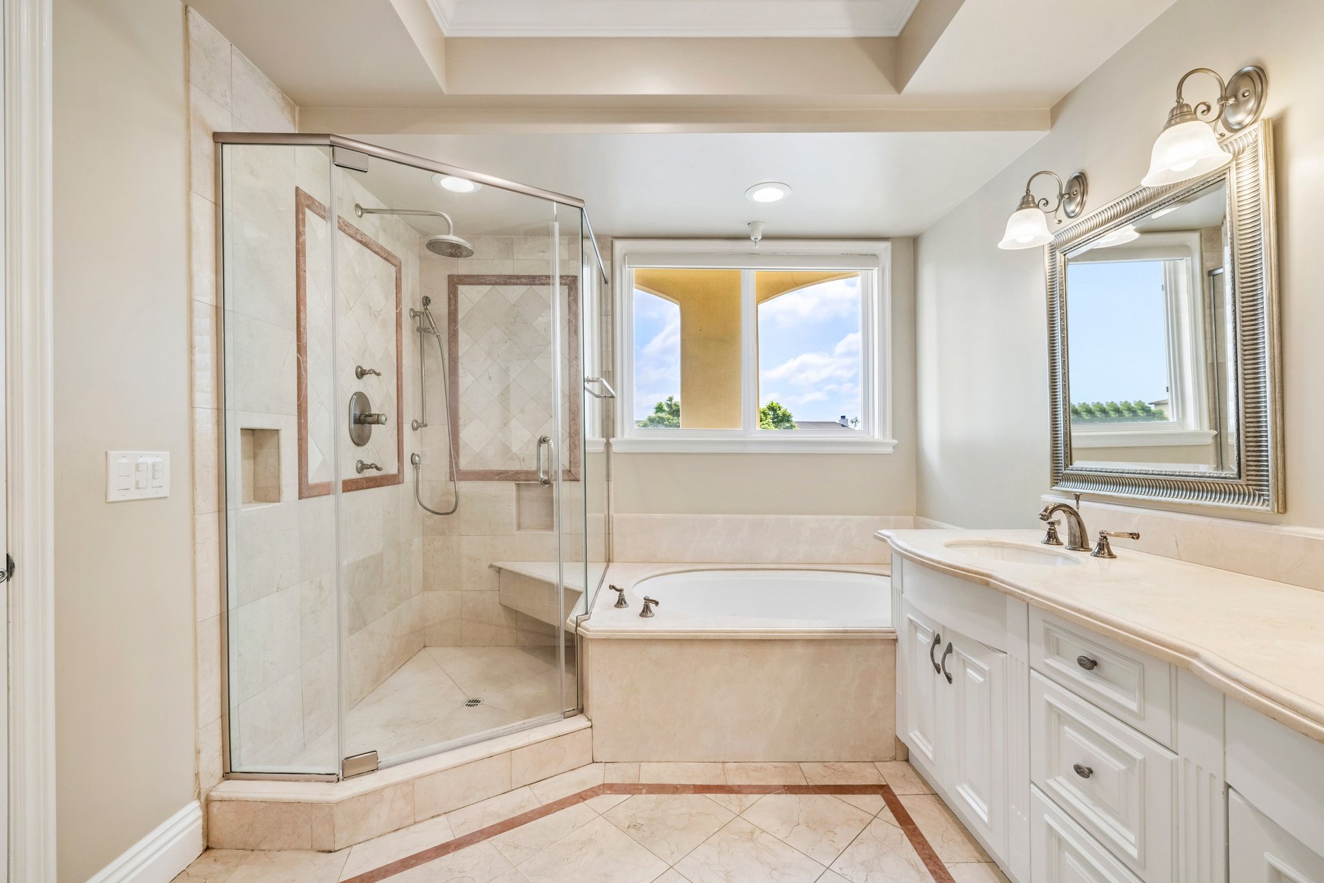 1540 S Bentley Ave Unit: 402