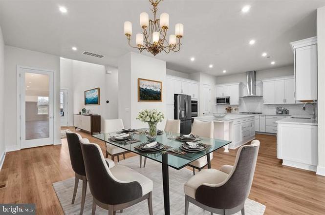 43290 Greeley Sq