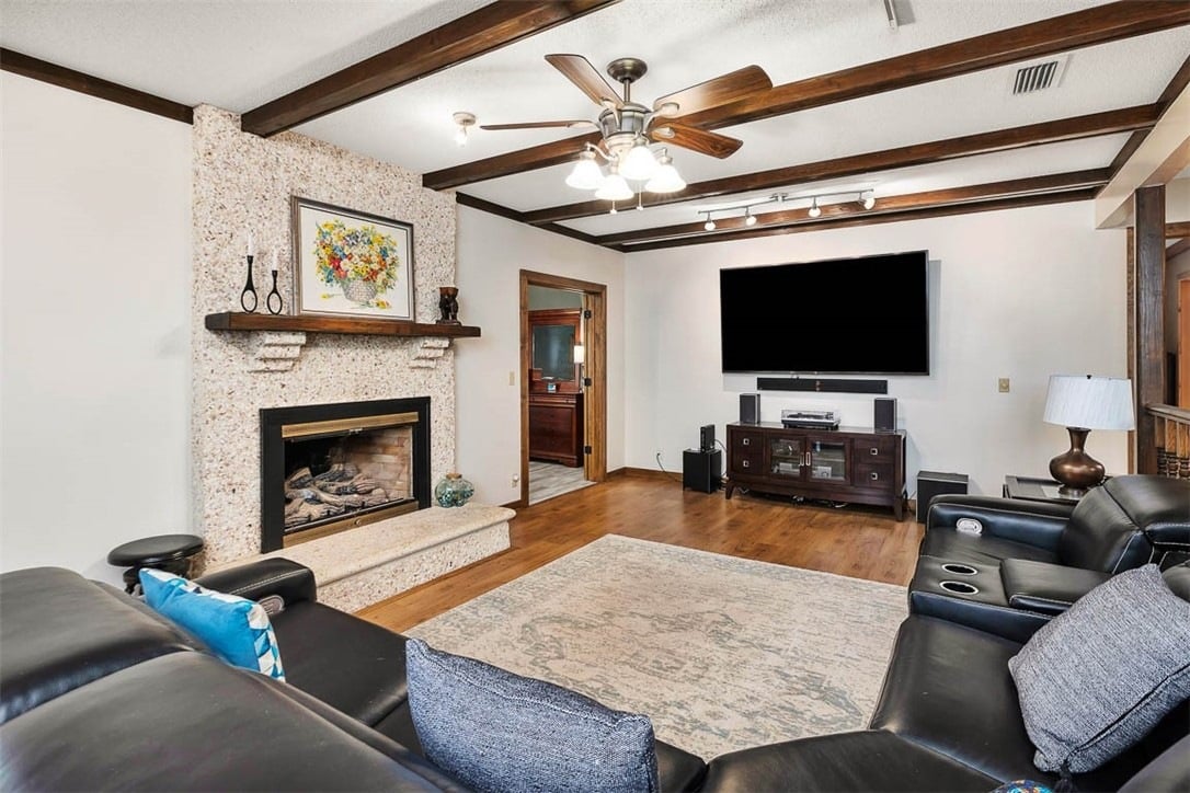 110 MacKqueen Dr
