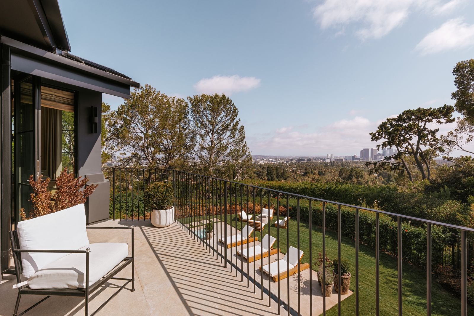 1122 La Altura Rd, Beverly Hills