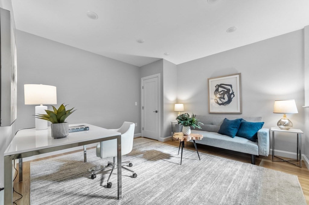 90 Holworthy St Cambridge, MA 02138