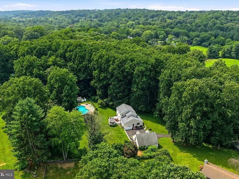 1126 Yankee Dr
