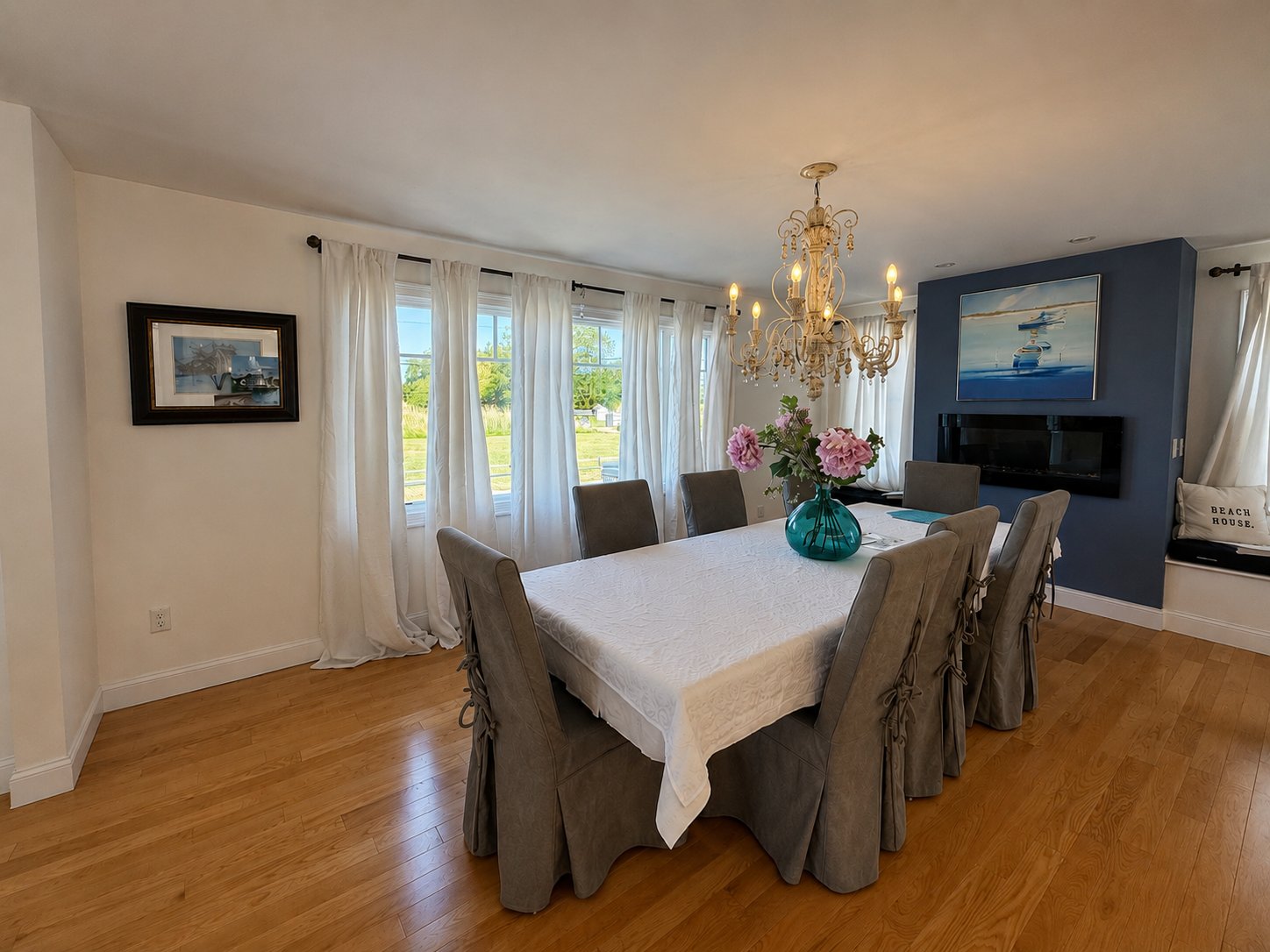 Beautiful Seashore Home with Amazing Views 