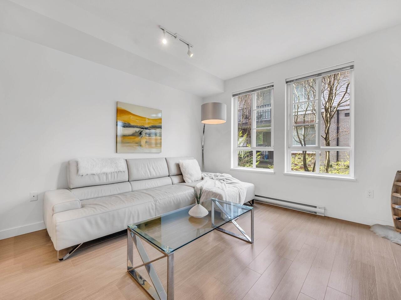 217-618 Como Lake Ave