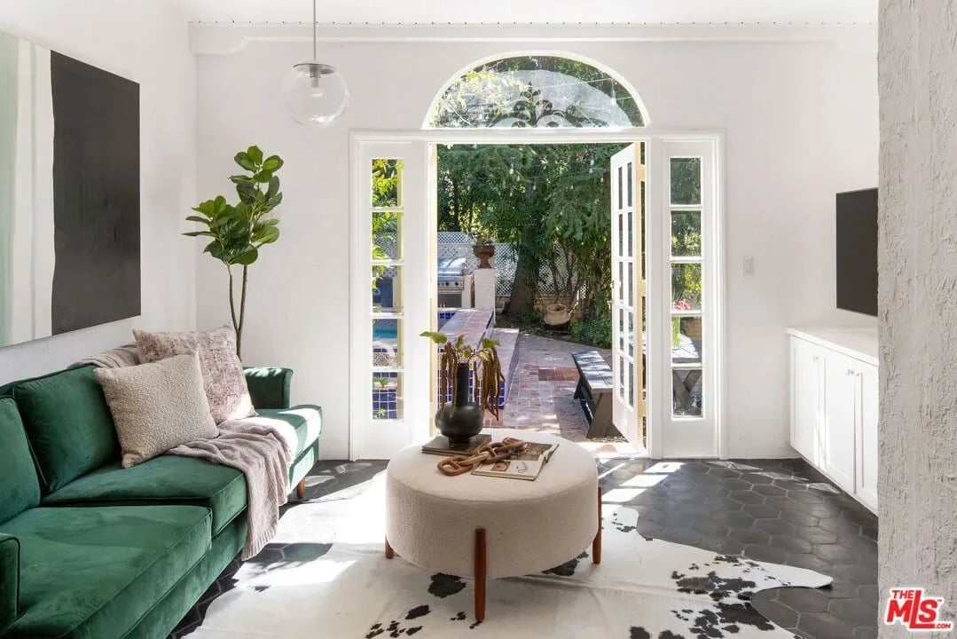 Beautiful Beachwood Canyon Spanish