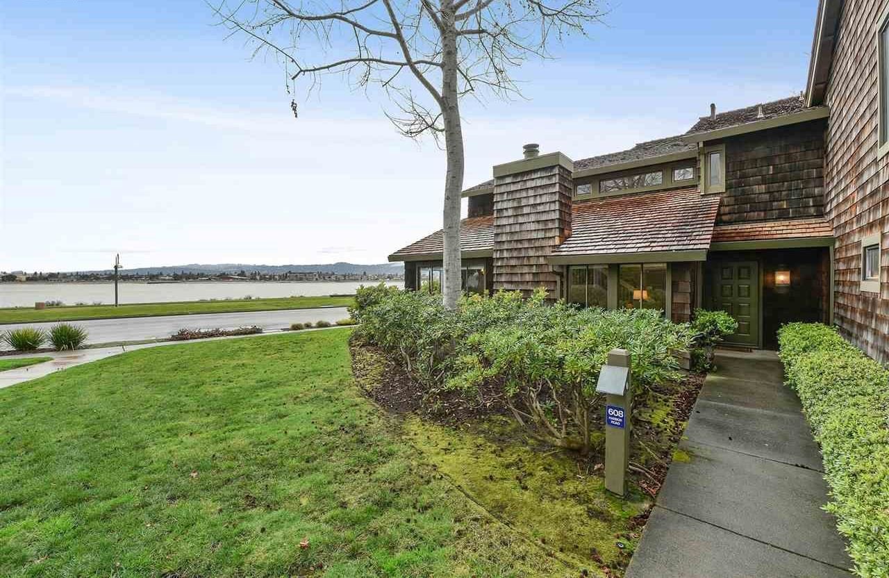 608 Harbor Rd