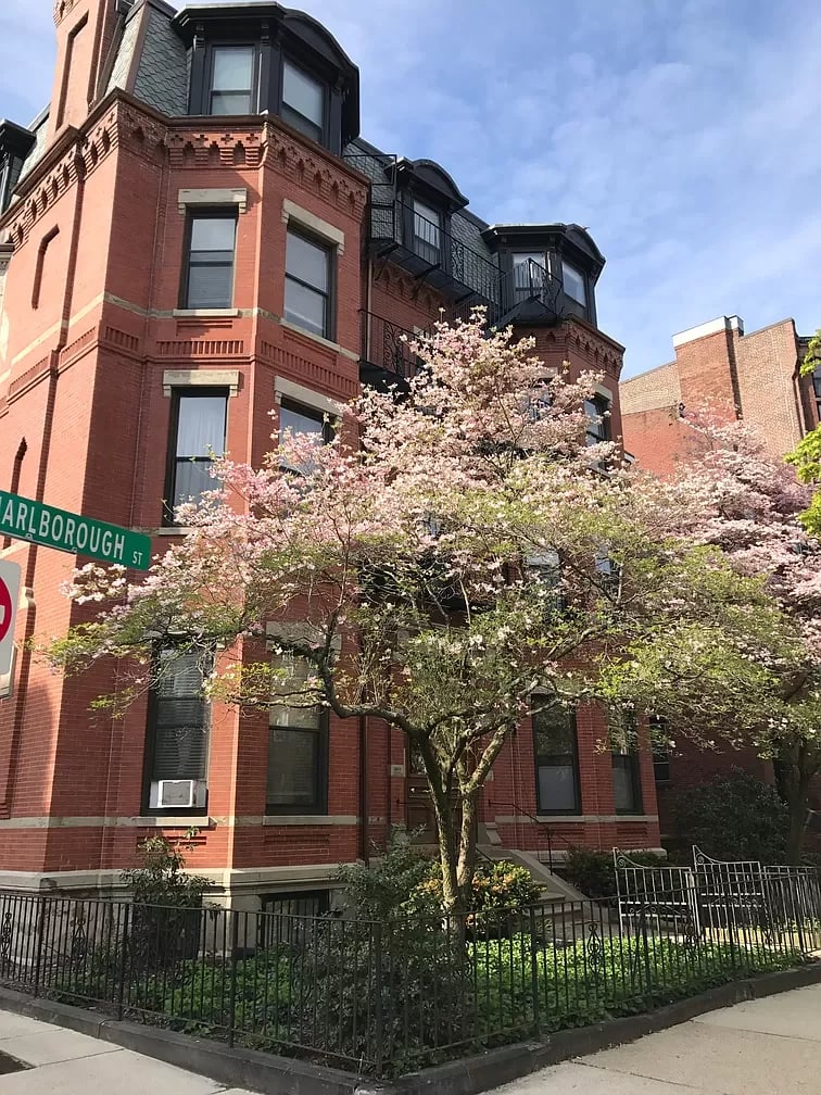 364 Marlborough St #4