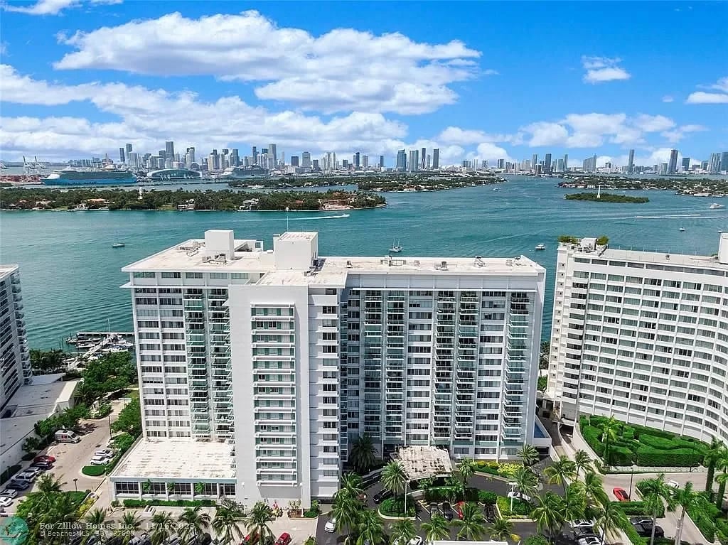1000 W Ave PH 25