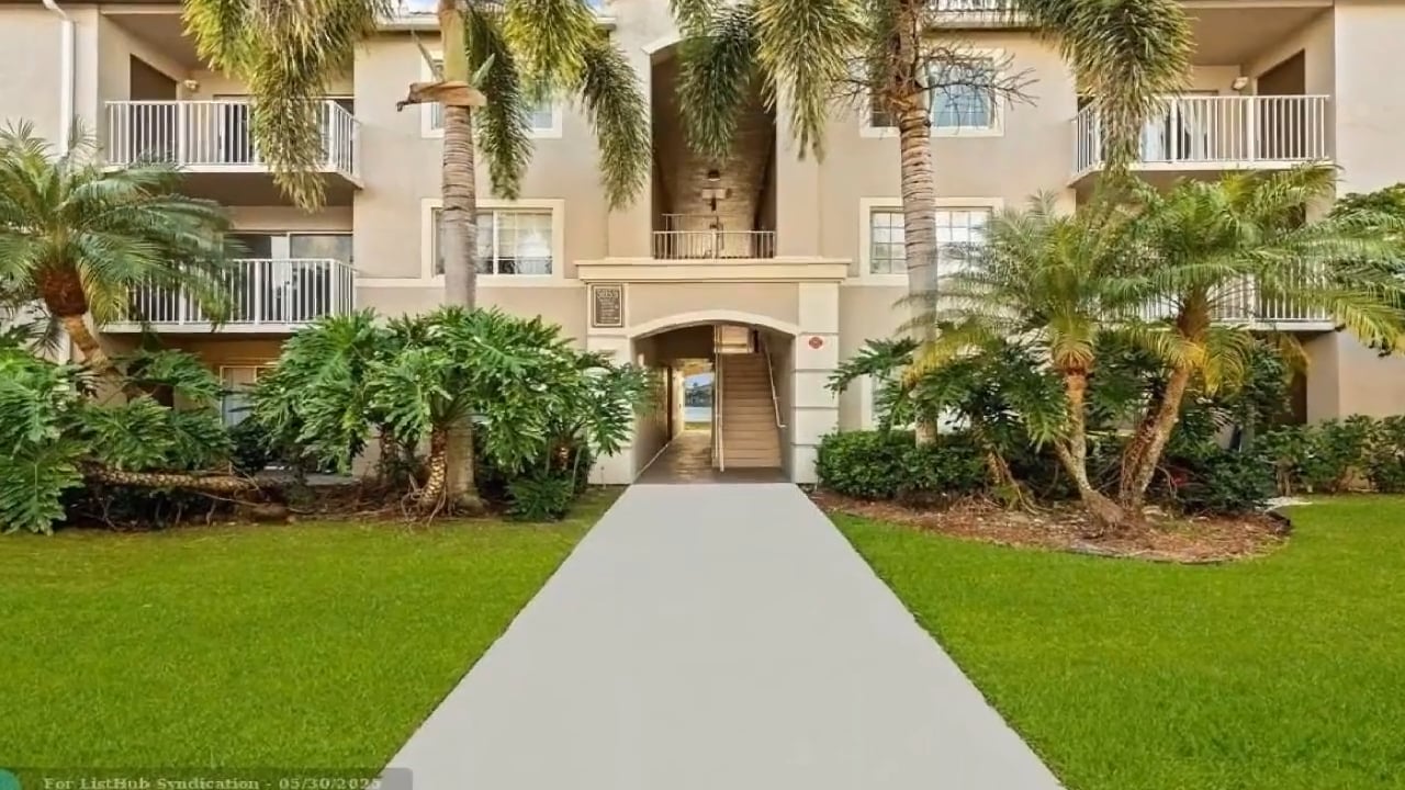 5045 Wiles Rd, Coconut Creek, FL