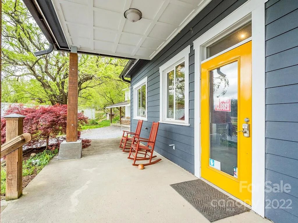 626 Old Lytle Cove Rd