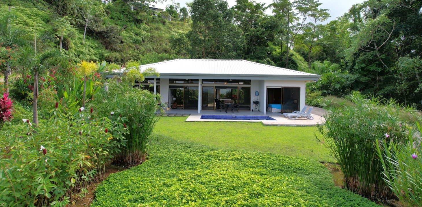 Tropical Turnkey Retreat in Gated Community