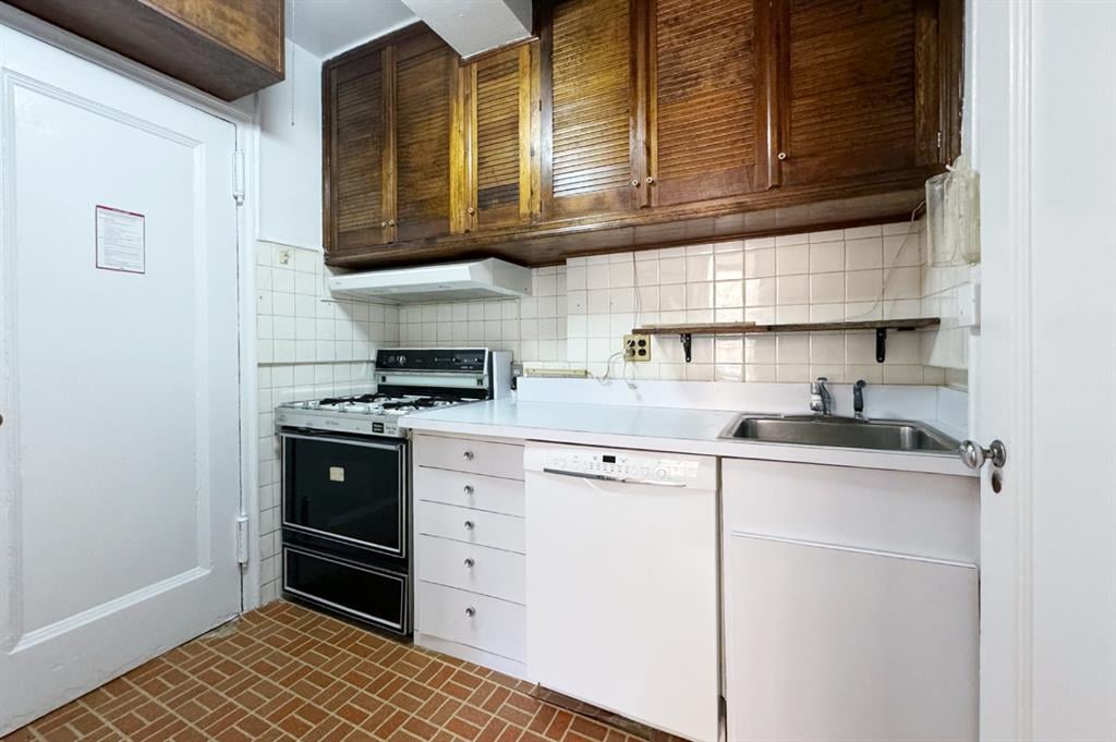 390 Riverside Drive 5G