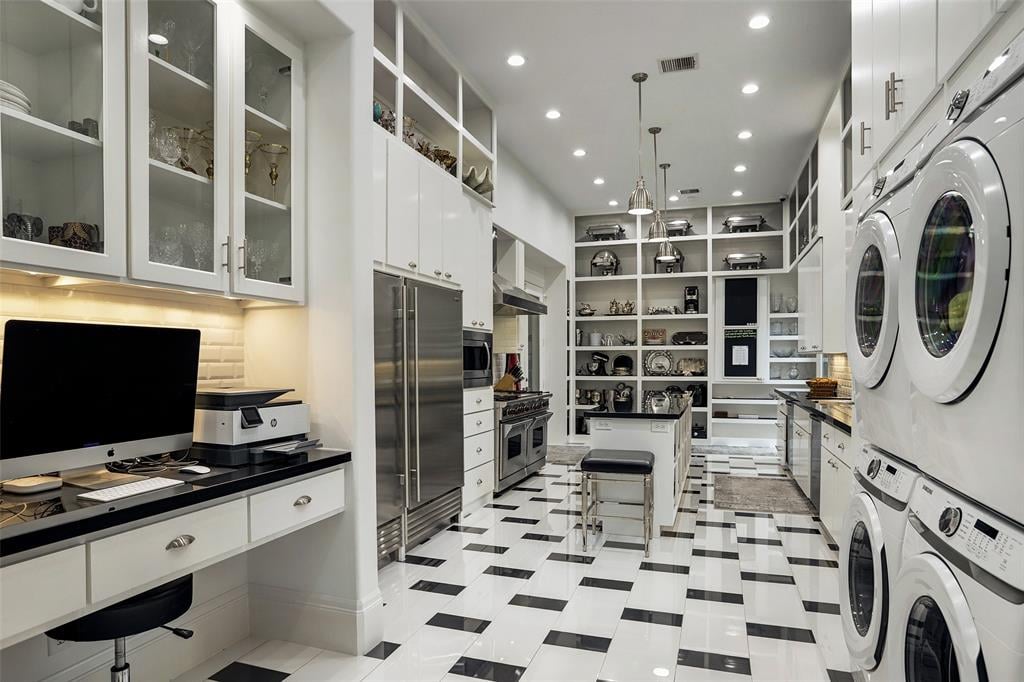 47 Grand Regency Cir