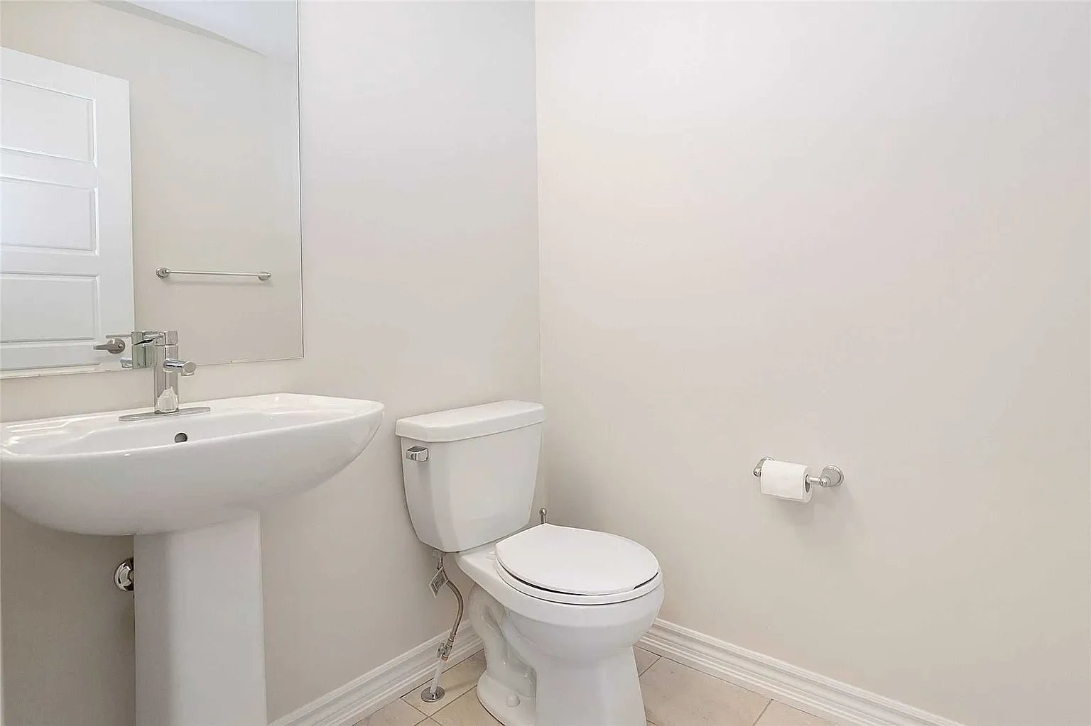 22 Charm Place N