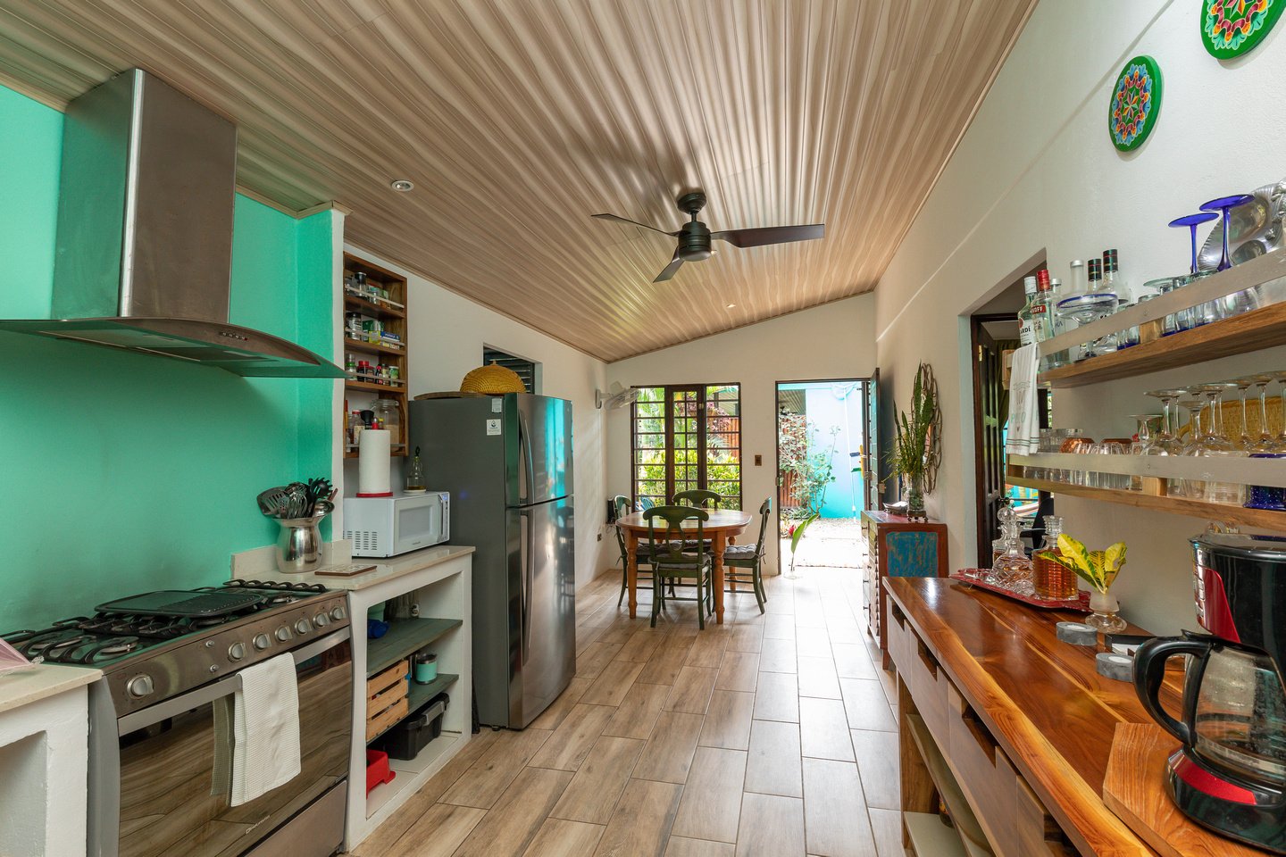 SUCCESSFUL BOUTIQUE HOTEL WITH OWNER’S HOME BY THE BEACH IN UVITA