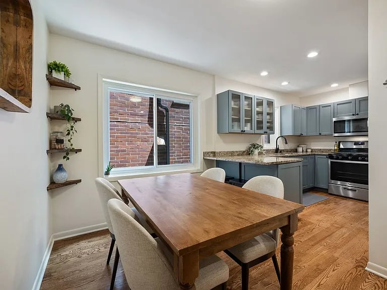 849 W Buckingham Place Unit: G
