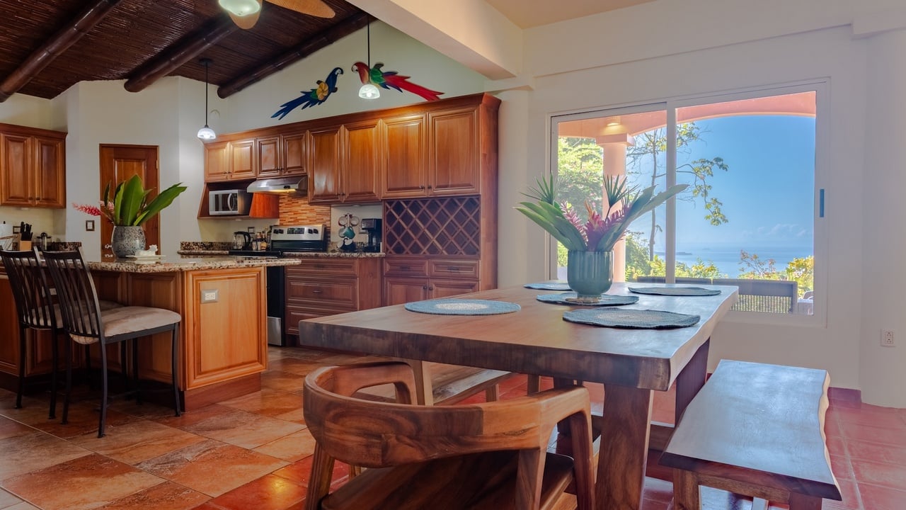 WHALE’S TAIL OCEAN VIEW ESTATE WITH EXTRA LOT 