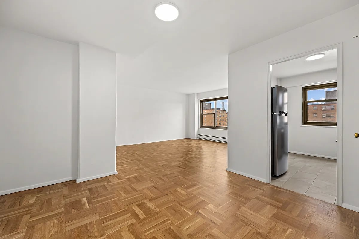 21-66 33rd Road Unit: 12B