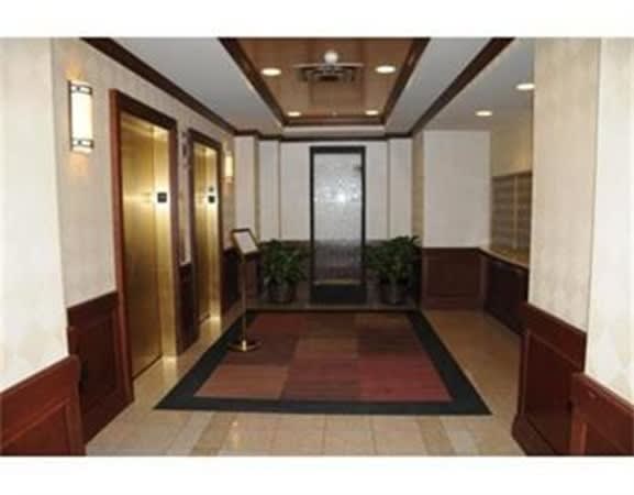 1 Nassau Street Unit: 1705