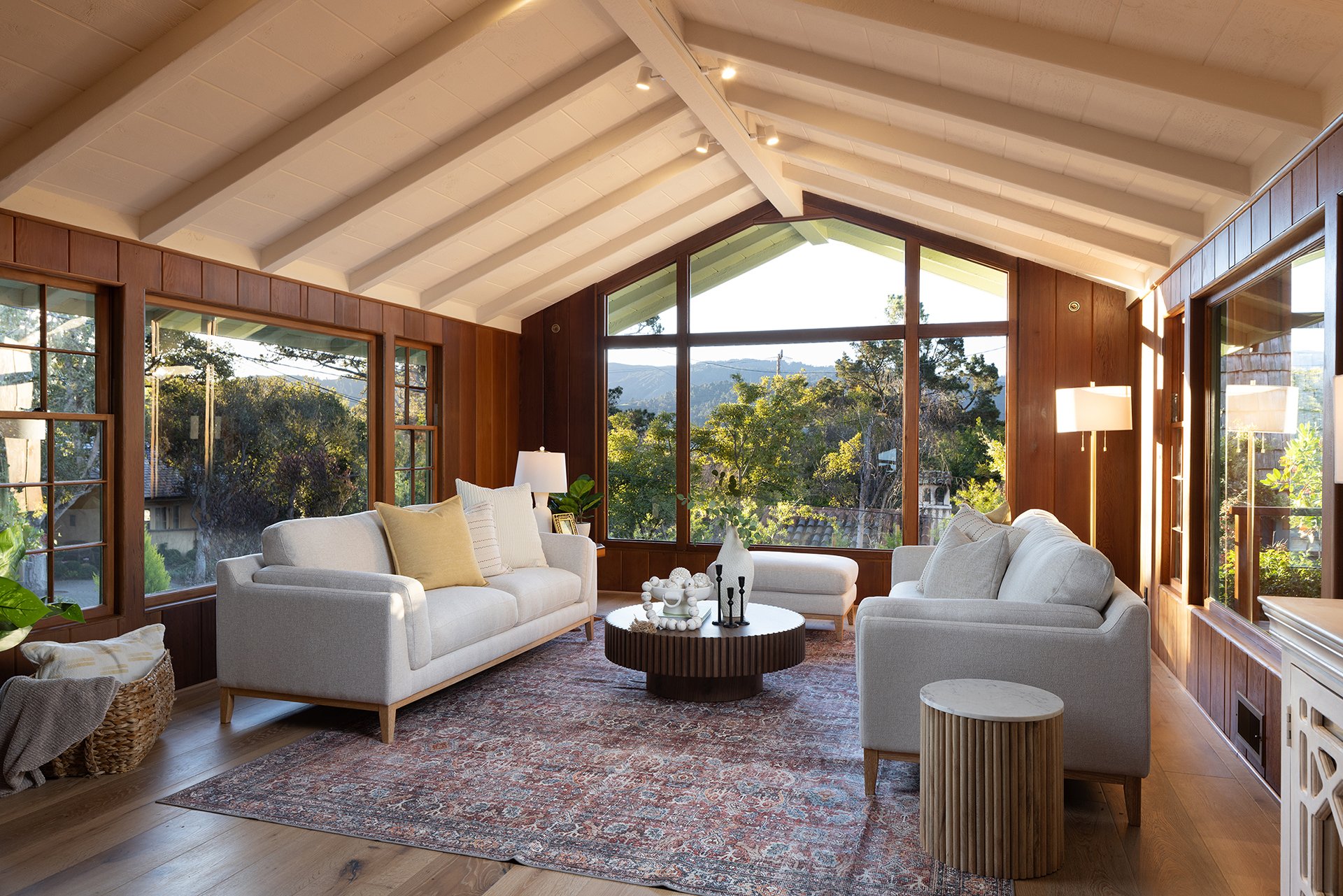 Spacious Carmel Perfection - Mission 3 NW of Santa Lucia