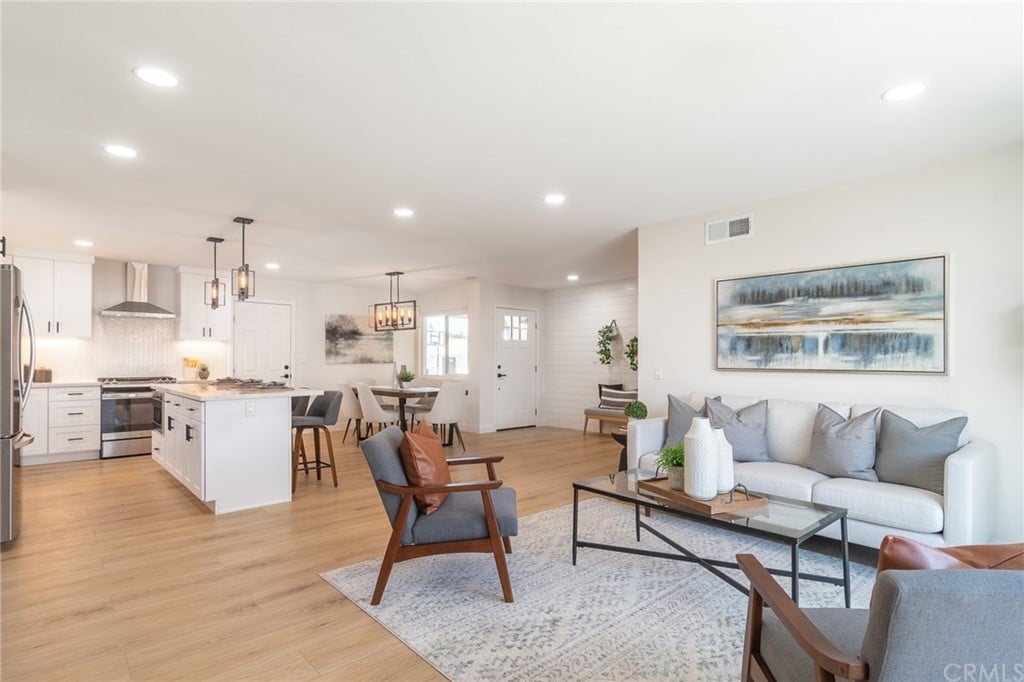 10301 Kamuela Dr