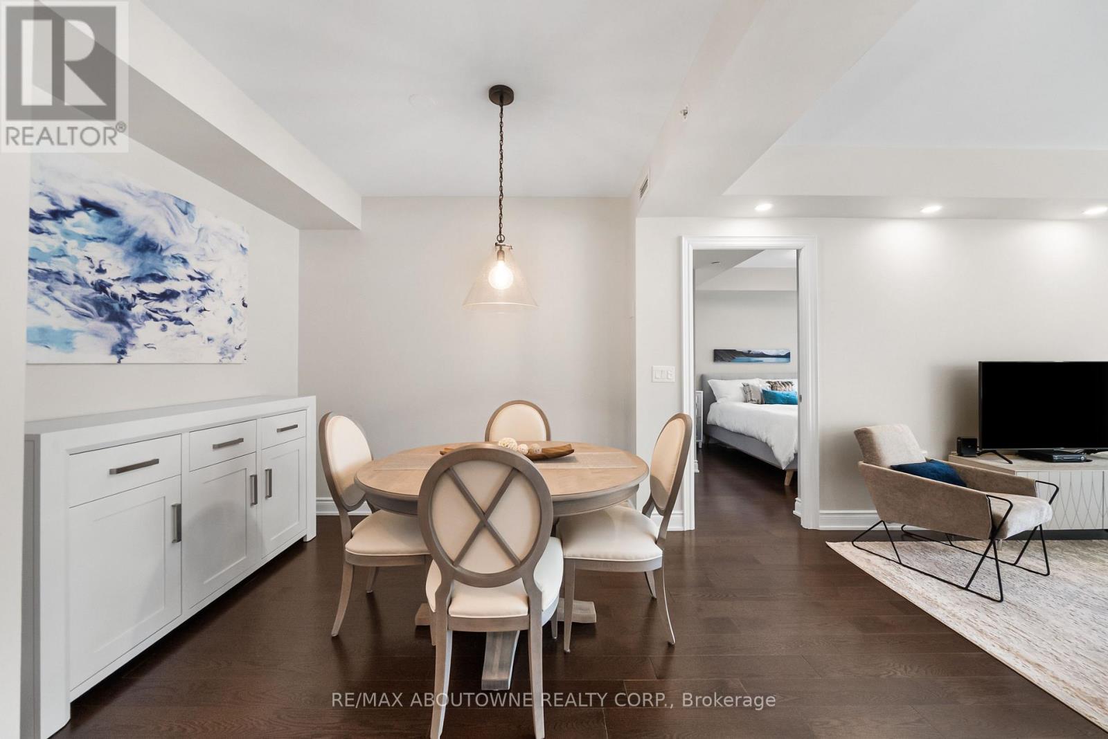 3500 Lakeshore Road W 205