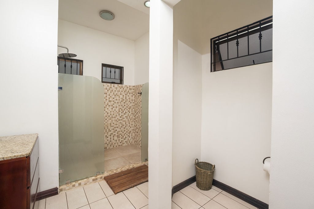 Casa Reye | Stunning 3-Bedroom Beach Home with Rooftop Ocean Views and Private Pool in Surfside, Playa Potrero