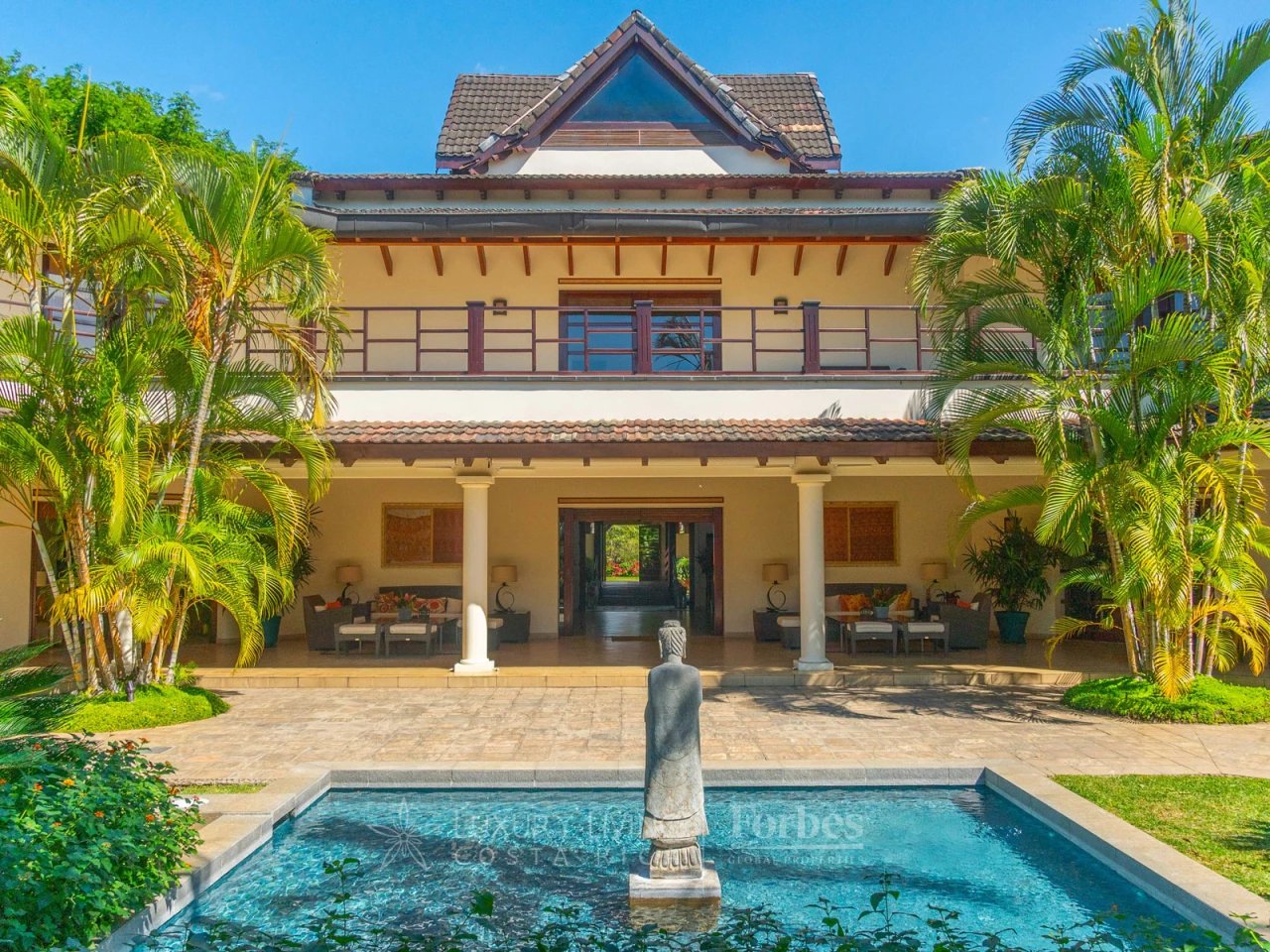 20440 - Balinese tropical style mansion on nice farm in La Garita
