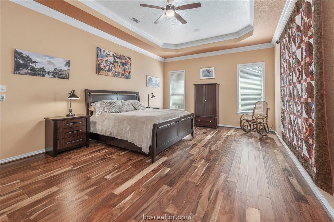 5210 Quaker Ridge Dr