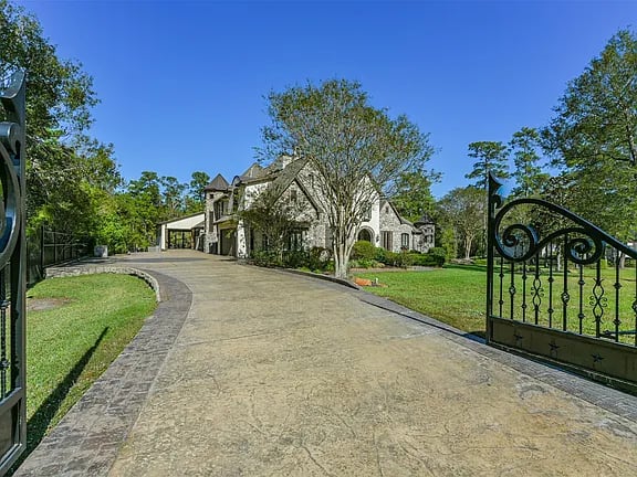 5015 Ossineke Ct
