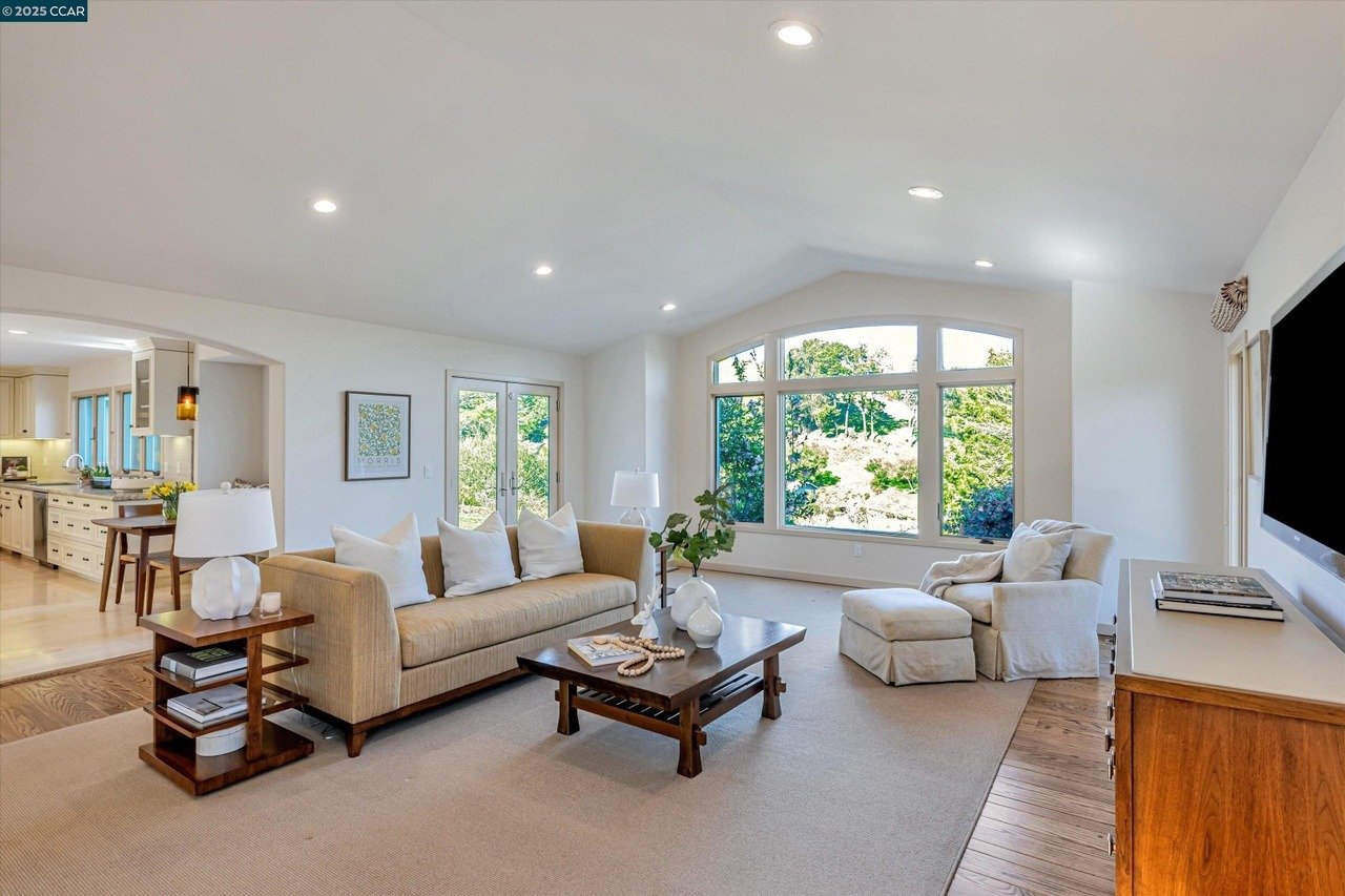 74 Warfield Dr