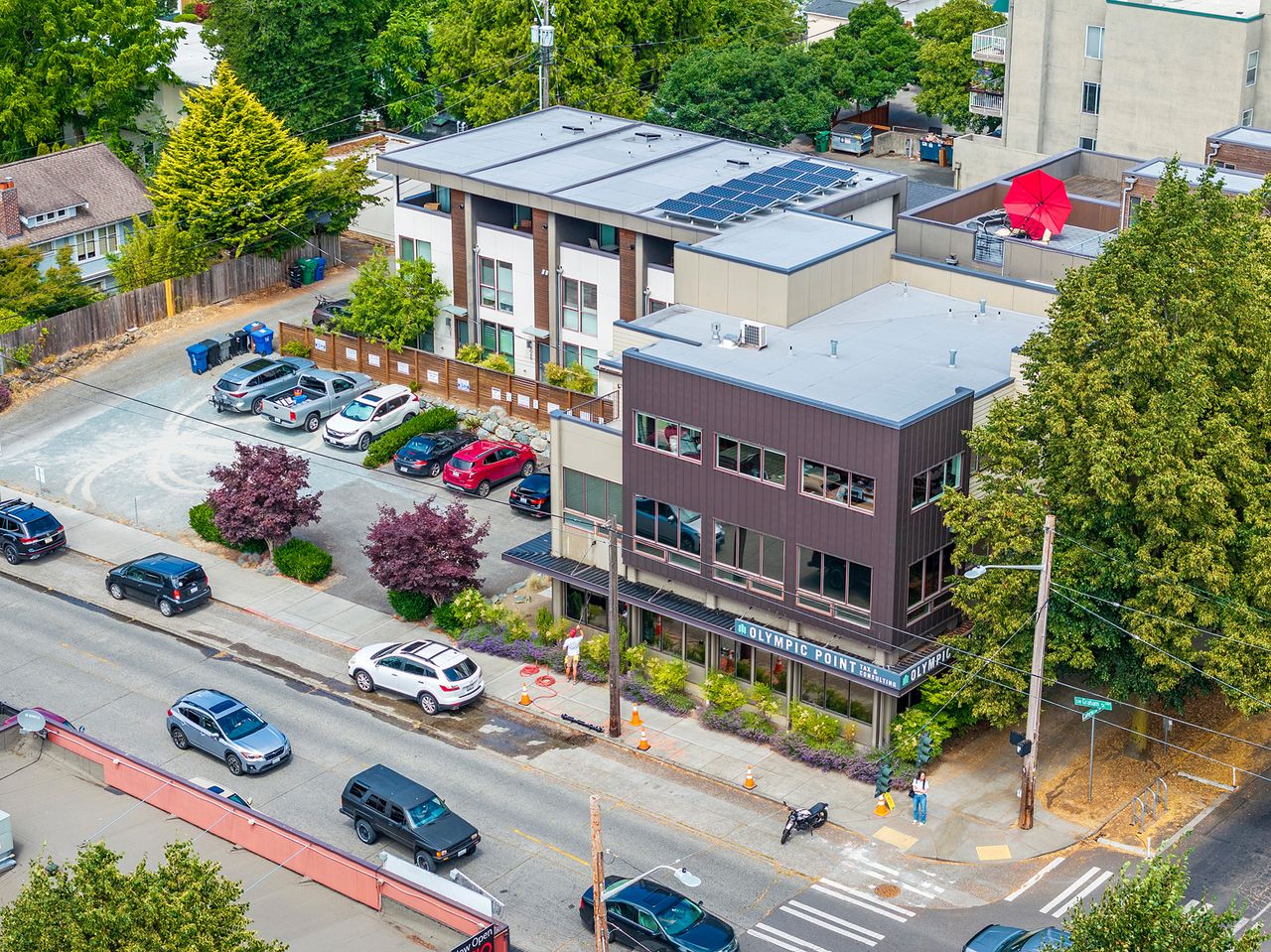 6075 California Ave SW | Office Sublease