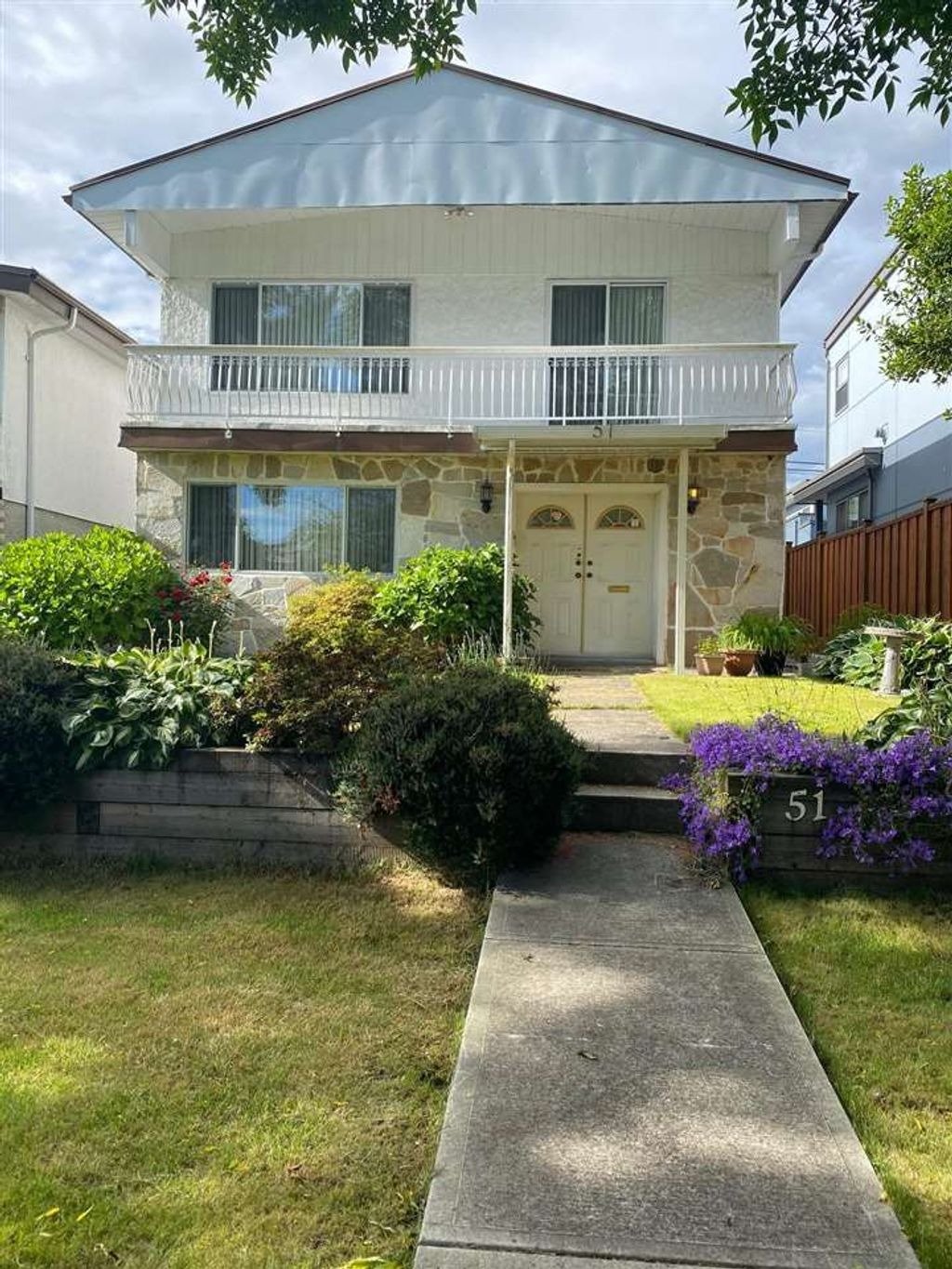 51 W 61st Ave