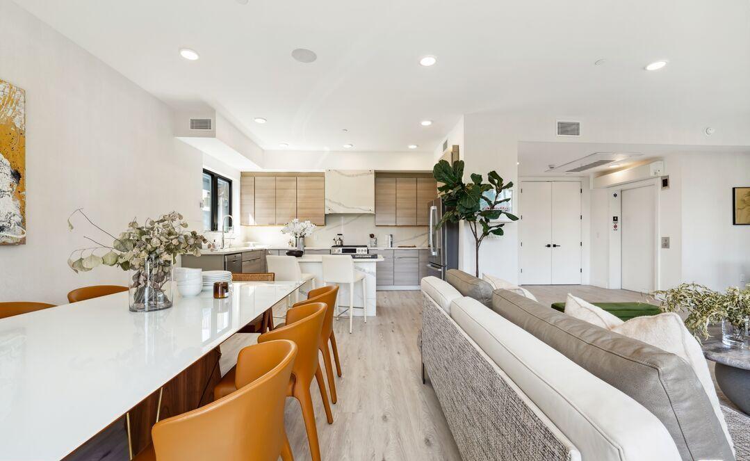 137 N Doheny Dr