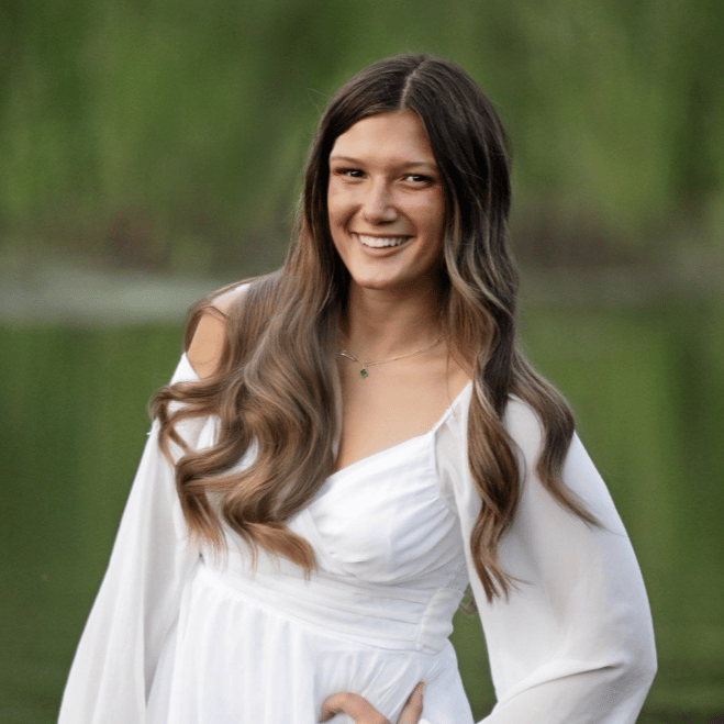 Madison Bailey Drewelow Edina, MN Real Estate Agent Headshot