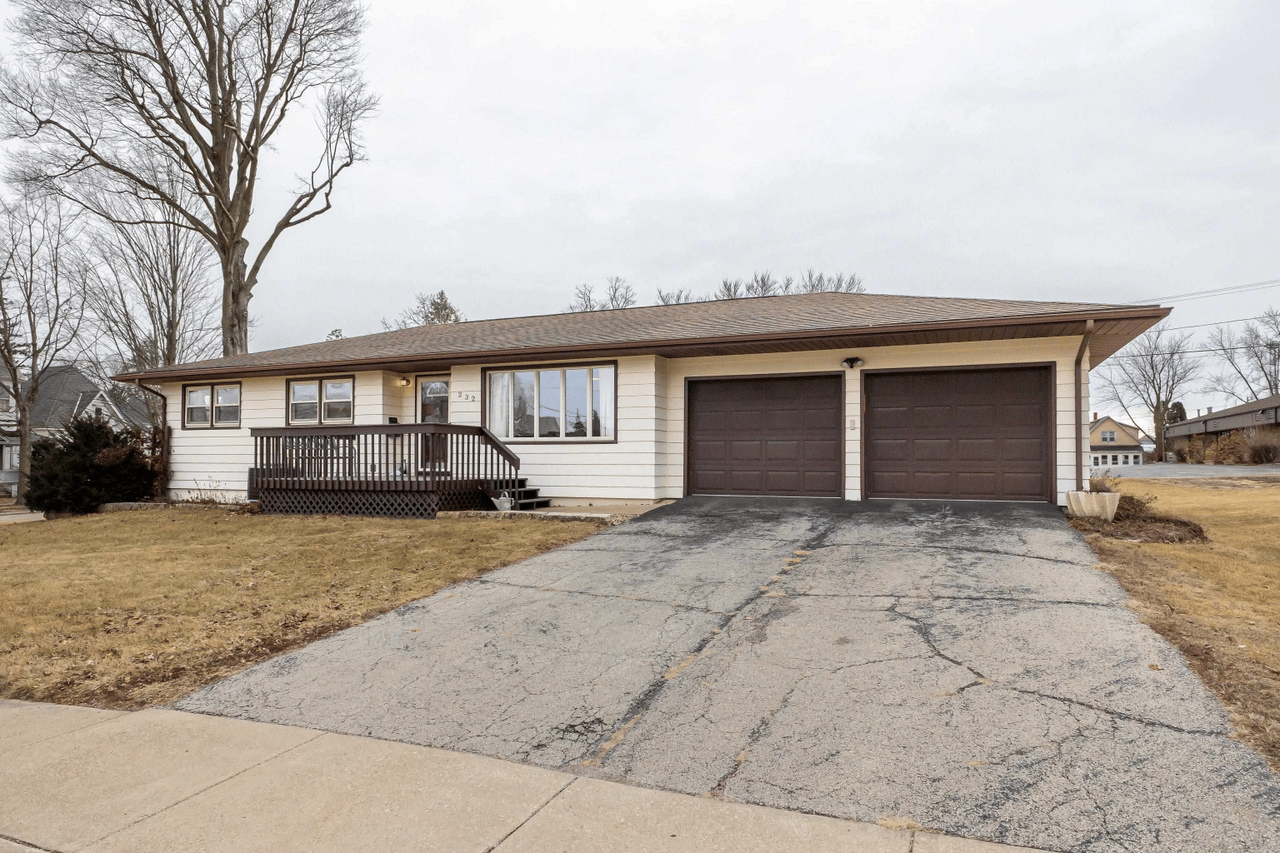 232 E Benton Ave