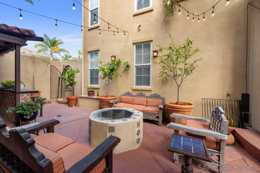 2775 Ridgegate Row