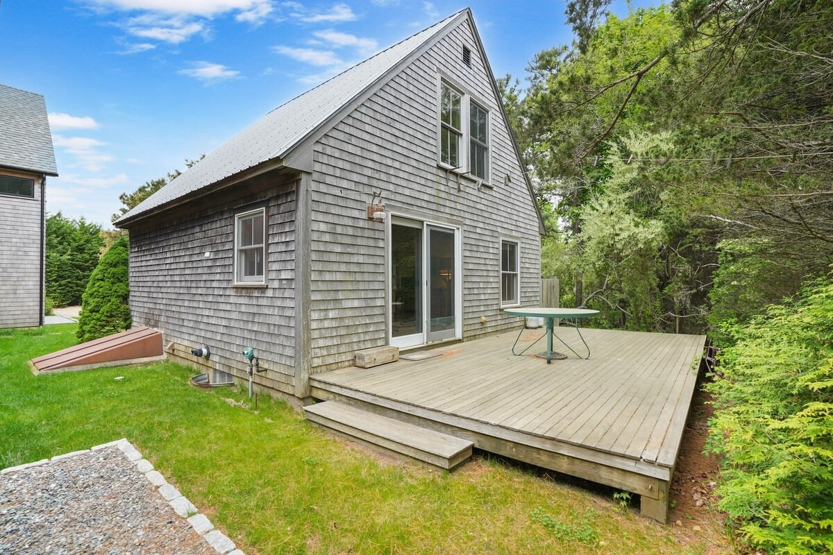 Charming Katama Couples Cottage