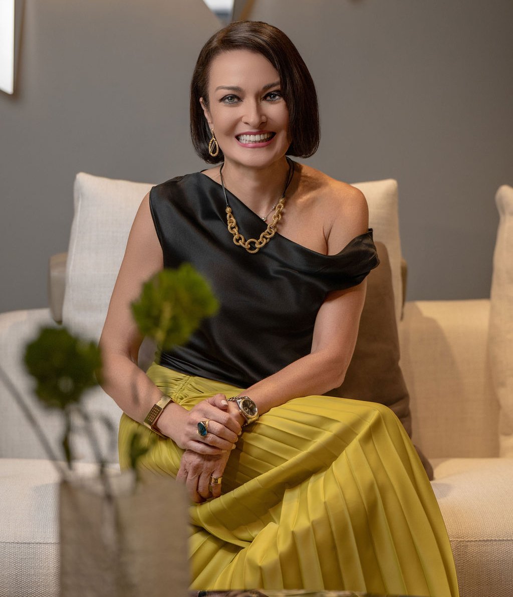 Carmen Muñoz Houston, TX Real Estate Agent Headshot