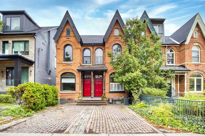 165 Strachan Ave