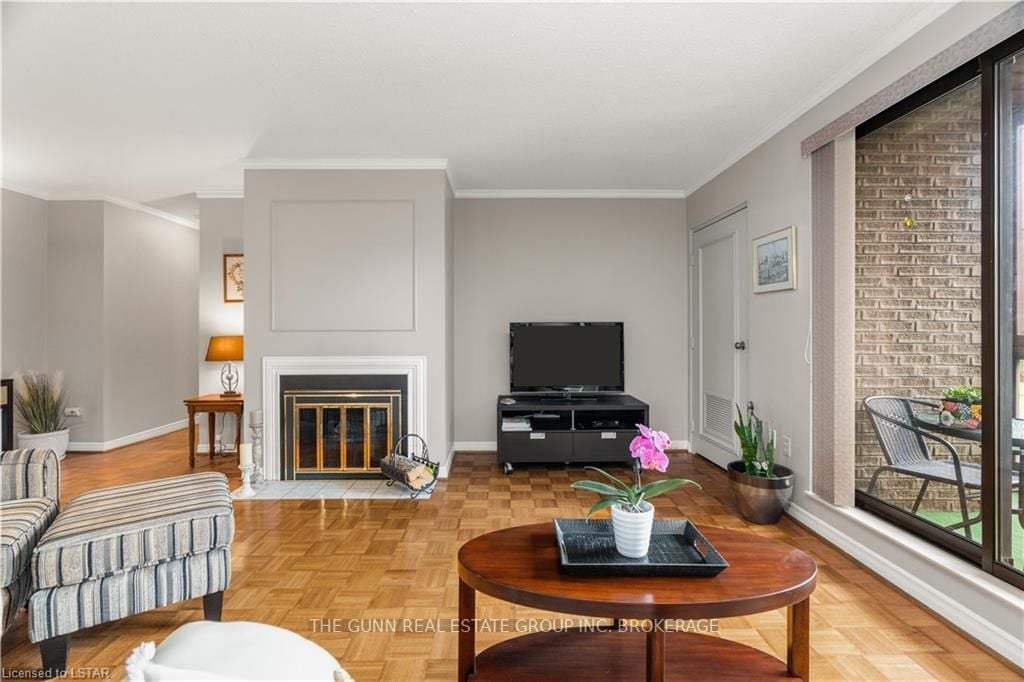 300 Everglade Cres 22